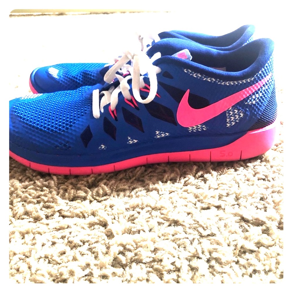 Super cute blue Nike tennis shoes!!!